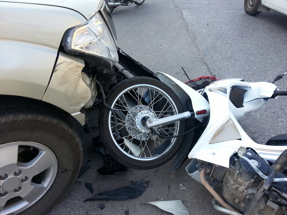 Teen Hurt in Motorcycle Wreck Near Elizabeth Ave