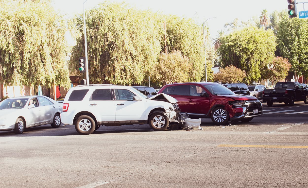 Children Hurt in Two-Vehicle Wreck on S Broad St